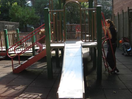 picture of lower level climbing frame at MacLaughlin Park